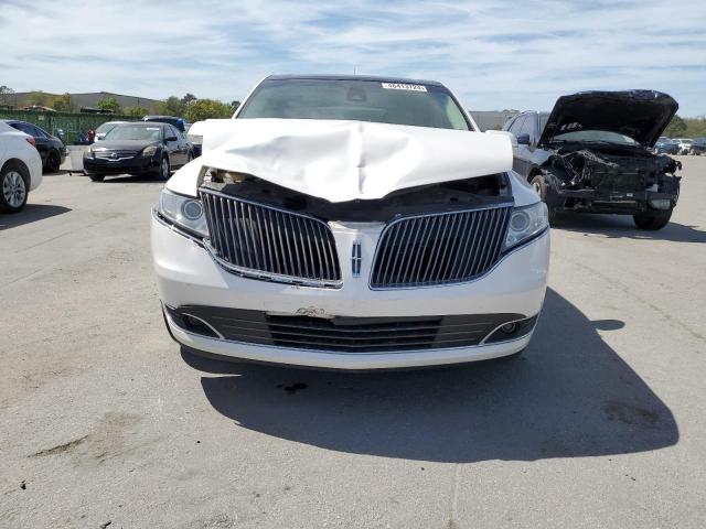 2LMHJ5AT7GBL02691 - 2016 LINCOLN MKT WHITE photo 5