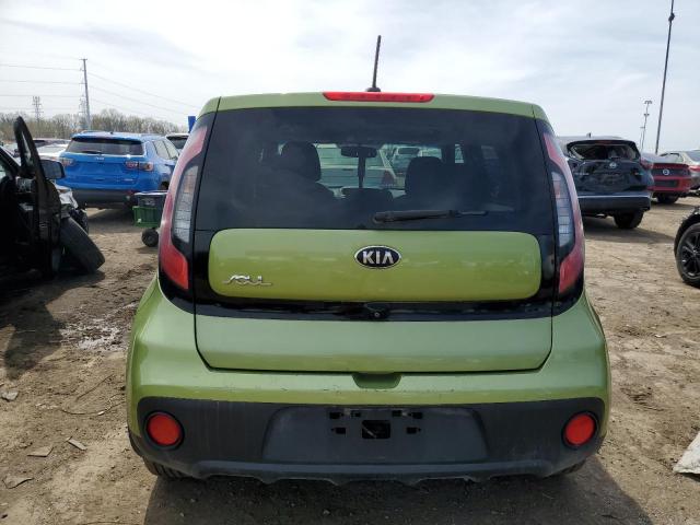 KNDJN2A22J7889684 - 2018 KIA SOUL GREEN photo 6