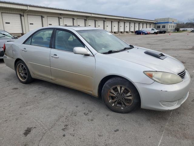 4T1BF32K05U090740 - 2005 TOYOTA CAMRY LE SILVER photo 4