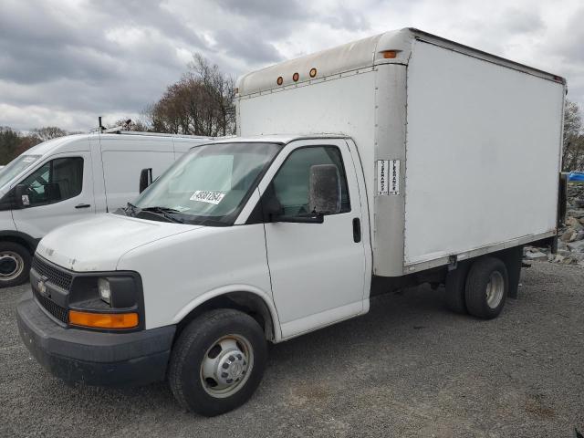 1GBHG31C181155417 - 2008 CHEVROLET EXPRESS G3 WHITE photo 1