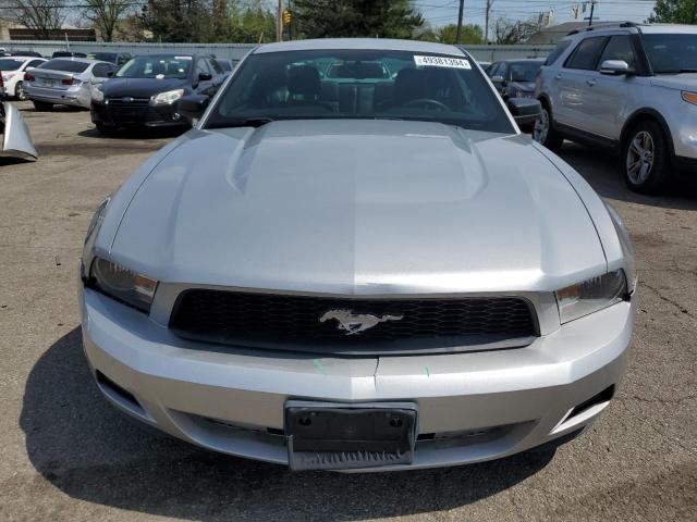 1ZVBP8AN4A5104294 - 2010 FORD MUSTANG SILVER photo 5