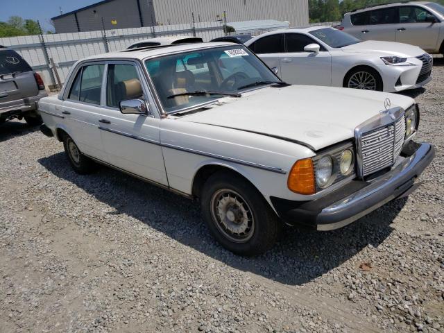 WDBA833A3EA064229 - 1984 MERCEDES-BENZ 300 D WHITE photo 4