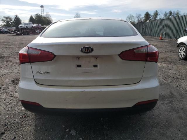 KNAFX4A66F5351617 - 2015 KIA FORTE LX WHITE photo 6