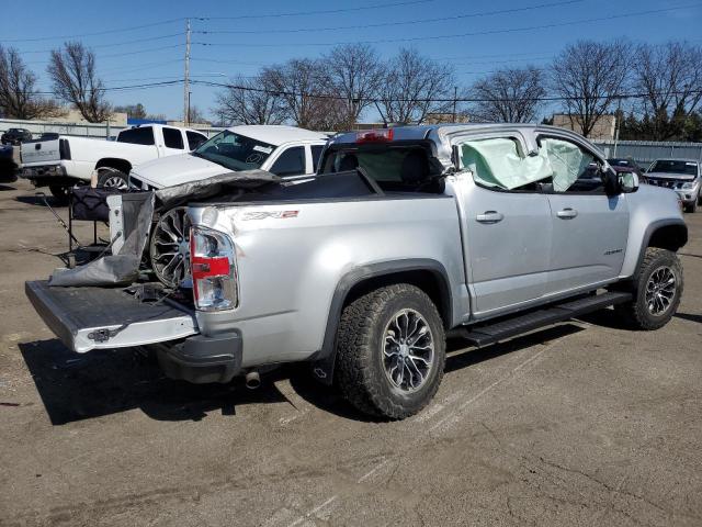 1GCGTEEN5J1277326 - 2018 CHEVROLET COLORADO ZR2 SILVER photo 3