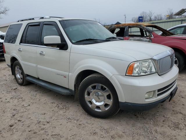 5LMFU28515LJ07647 - 2005 LINCOLN NAVIGATOR WHITE photo 4