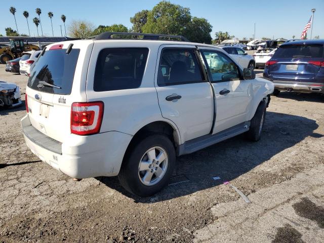 1FMCU0D73CKA99121 - 2012 FORD ESCAPE XLT WHITE photo 3