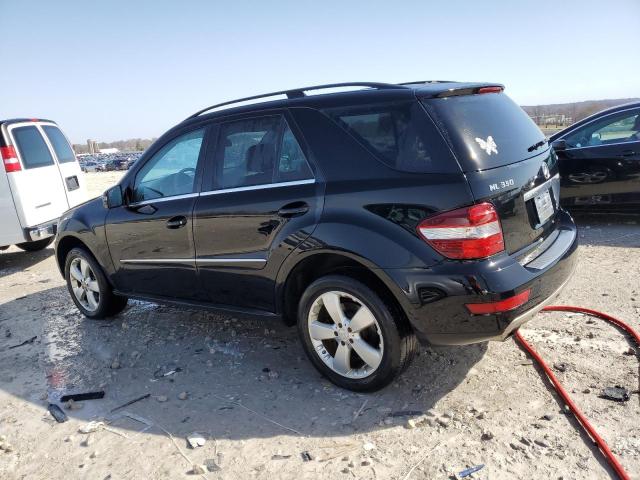 4JGBB8GB5BA677580 - 2011 MERCEDES-BENZ ML 350 4MATIC BLACK photo 2