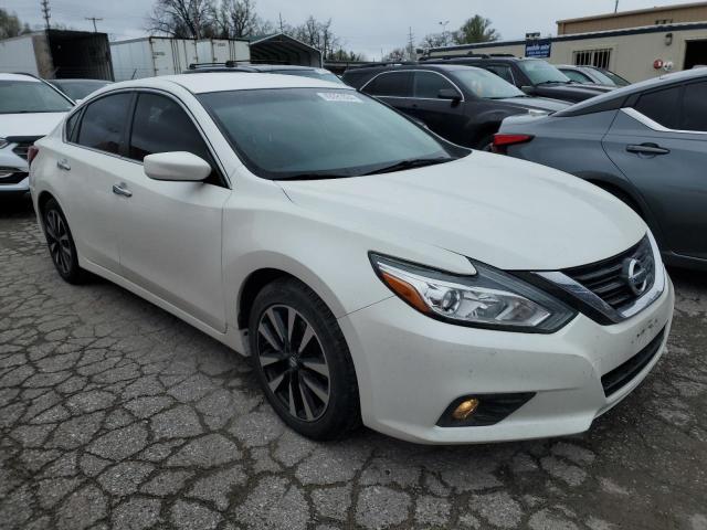 1N4AL3AP1JC115320 - 2018 NISSAN ALTIMA 2.5 WHITE photo 4