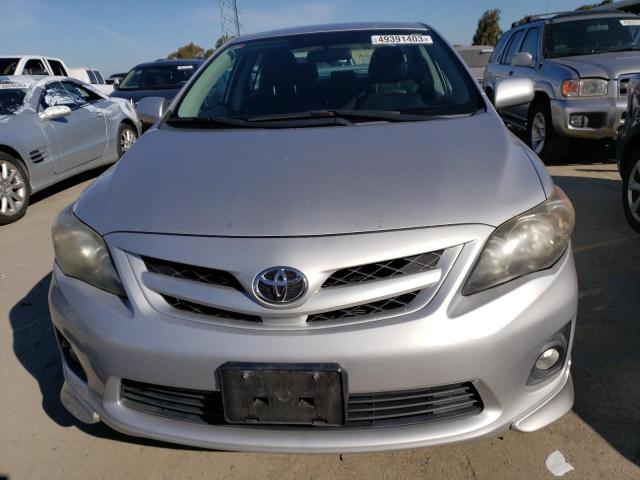 2T1BU4EE4BC689428 - 2011 TOYOTA COROLLA BASE 银色 照片 5
