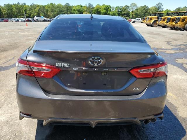 4T1G11AK5LU954298 - 2020 TOYOTA CAMRY SE CHARCOAL photo 6