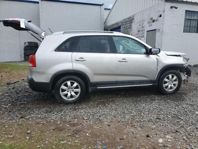 5XYKT3A62CG304269 - 2012 KIA SORENTO BASE TAN photo 3