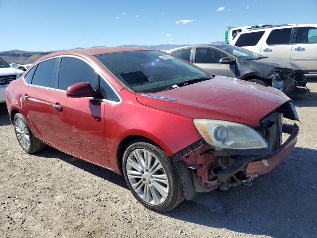 1G4PP5SKXD4175372 - 2013 BUICK VERANO RED photo 4