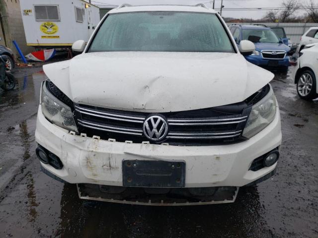 WVGBV7AXXCW544193 - 2012 VOLKSWAGEN TIGUAN S WHITE photo 5