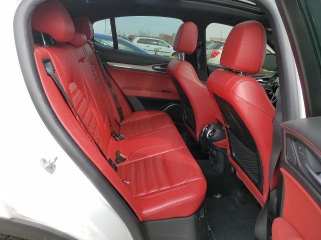 ZASPAKBN8K7C49339 - 2019 ALFA ROMEO STELVIO TI WHITE photo 11