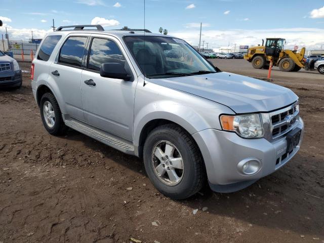 1FMCU9DG3BKB72751 - 2011 FORD ESCAPE XLT SILVER photo 4