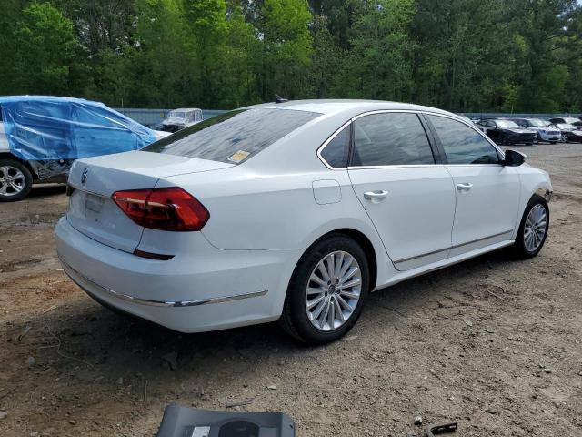 1VWBS7A34GC037076 - 2016 VOLKSWAGEN PASSAT SE WHITE photo 3