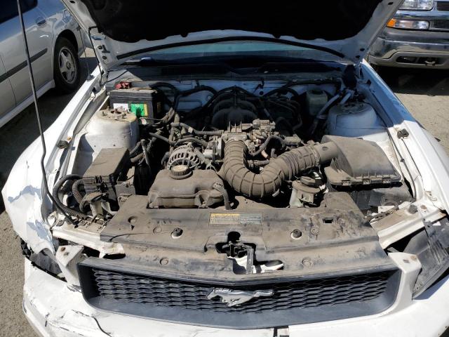 1ZVHT80N685189494 - 2008 FORD MUSTANG WHITE photo 11