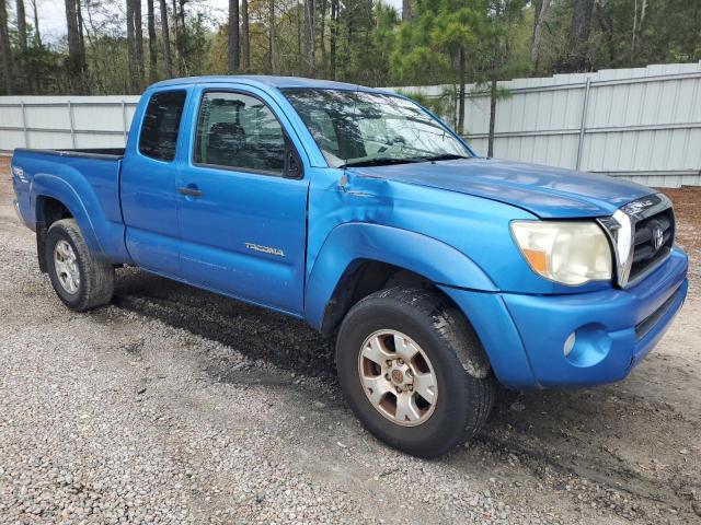 5TETU62N95Z111005 - 2005 TOYOTA TACOMA PRERUNNER ACCESS CAB BLUE photo 4