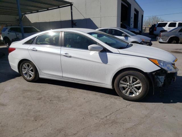 5NPEB4AC5DH644800 - 2013 HYUNDAI SONATA GLS WHITE photo 4