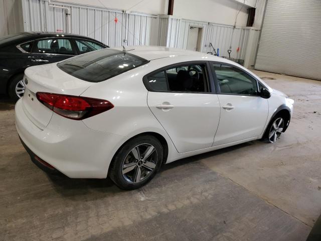 3KPFL4A76JE178766 - 2018 KIA FORTE LX WHITE photo 3