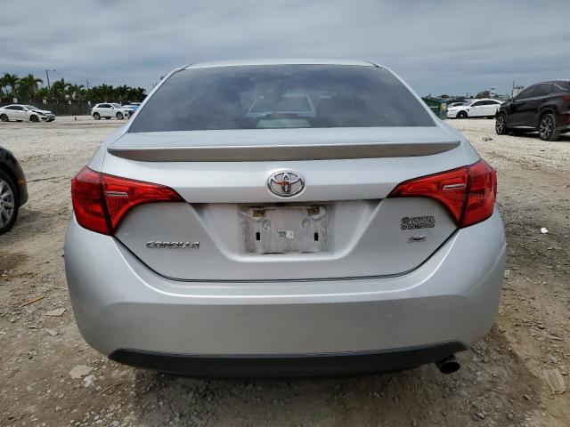 5YFBURHE8HP650696 - 2017 TOYOTA COROLLA L SILVER photo 6