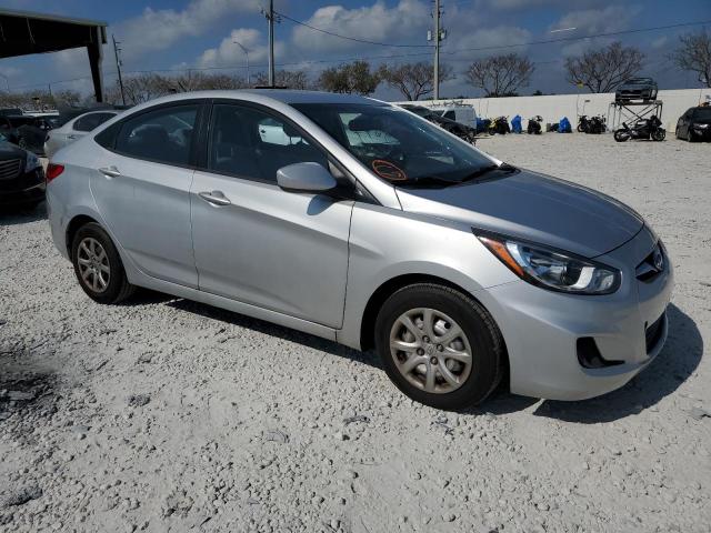 KMHCT4AE7DU386593 - 2013 HYUNDAI ACCENT GLS WHITE photo 4