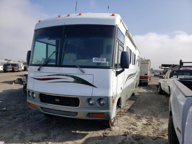 1FCNF53S410A15617 - 2001 FORD F550 SUPER DUTY STRIPPED CHASSIS WHITE photo 2