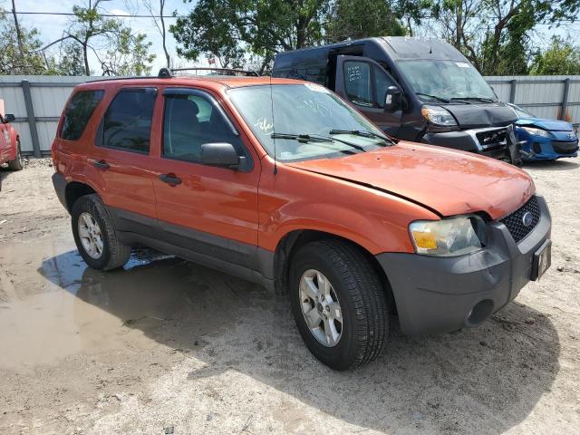 1FMYU93157KA65565 - 2007 FORD ESCAPE XLT ORANGE photo 4