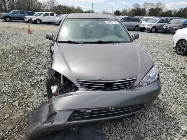 4T1BE32K05U596913 - 2005 TOYOTA CAMRY LE GRAY photo 5
