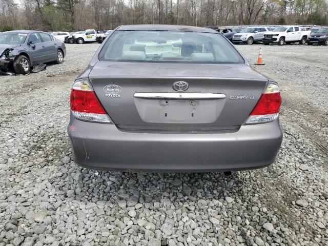 4T1BE32K05U596913 - 2005 TOYOTA CAMRY LE GRAY photo 6