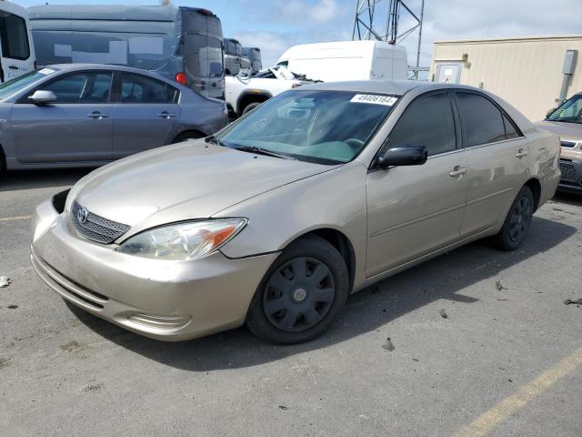 4T1BE32K02U509104 - 2002 TOYOTA CAMRY LE GOLD photo 1