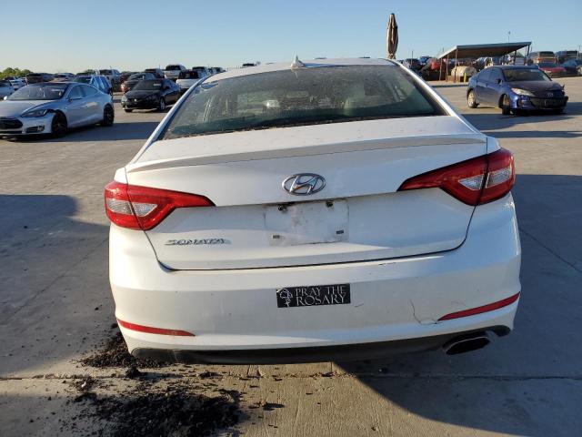 5NPE24AF3GH287535 - 2016 HYUNDAI SONATA SE WHITE photo 6