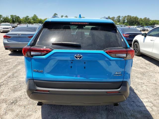 2T3R6RFV1MW006498 - 2021 TOYOTA RAV4 XLE BLUE photo 6