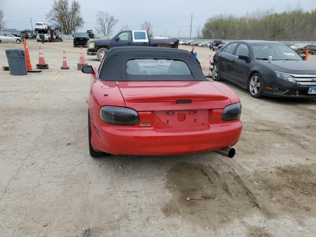 JM1NB353230308828 - 2003 MAZDA MX-5 MIATA BASE RED photo 6