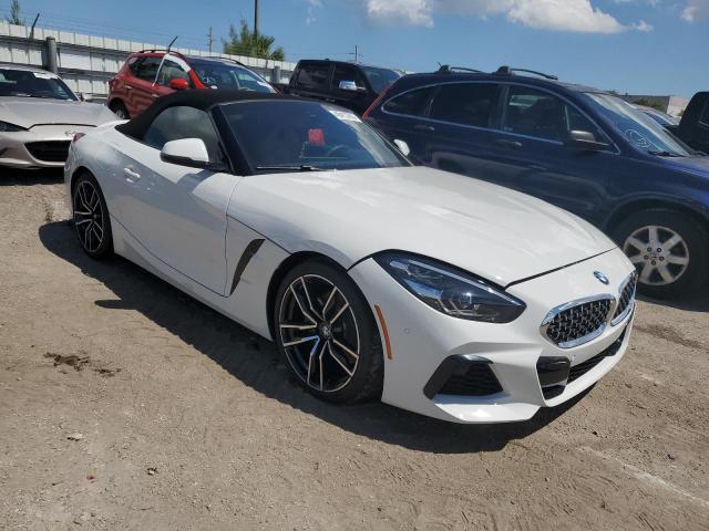 WBAHF3C0XLWW55375 - 2020 BMW Z4 SDRIVE30I WHITE photo 4