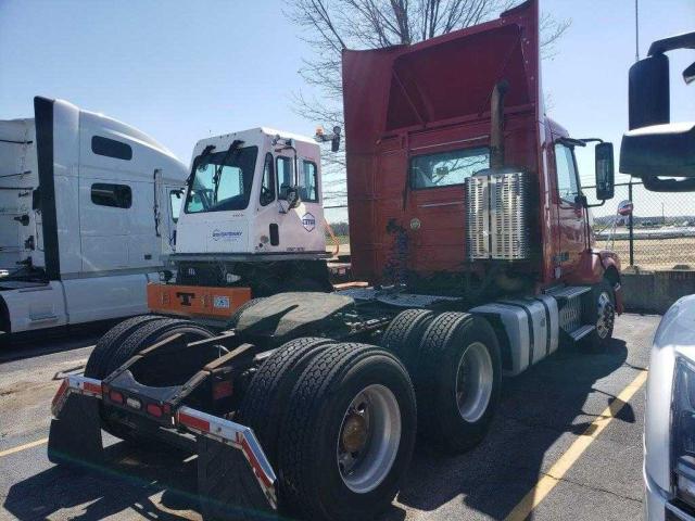 4V4NC9EG1BN534111 - 2011 VOLVO VN VNL RED photo 4