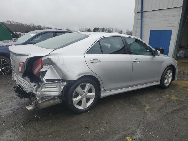 4T1BF3EK9BU758851 - 2011 TOYOTA CAMRY BASE SILVER photo 3