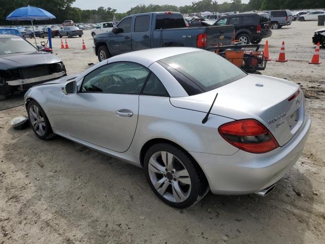 WDBWK58F59F196777 - 2009 MERCEDES-BENZ SLK 350 SILVER photo 2