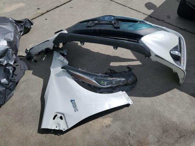 JTDKARFP4H3062249 - 2017 TOYOTA PRIUS PRIM WHITE photo 12