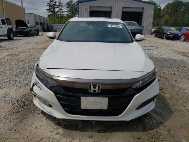 1HGCV2F34JA028327 - 2018 HONDA ACCORD SPORT WHITE photo 5