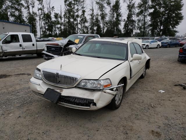 1LNHM82W97Y625916 - 2007 LINCOLN TOWN CAR SIGNATURE LIMITED WHITE photo 2