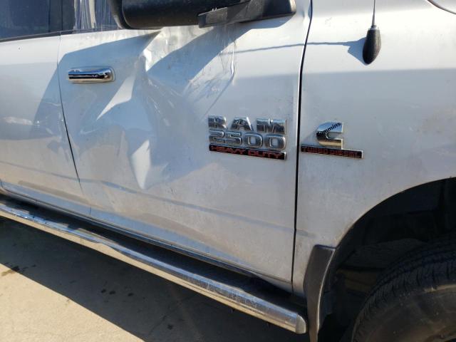 3C6UR5DL4HG712325 - 2017 RAM 2500 SLT 白色 照片 9