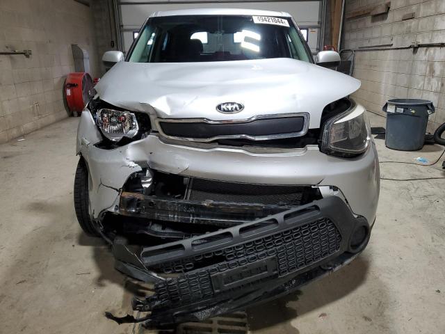 KNDJN2A28E7705127 - 2014 KIA SOUL SILVER photo 5