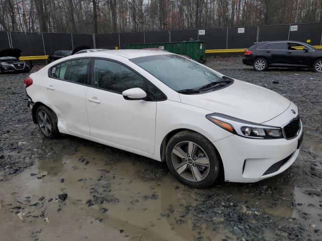 3KPFL4A76JE246869 - 2018 KIA FORTE LX WHITE photo 4