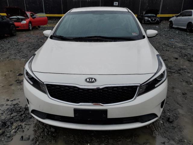 3KPFL4A76JE246869 - 2018 KIA FORTE LX WHITE photo 5