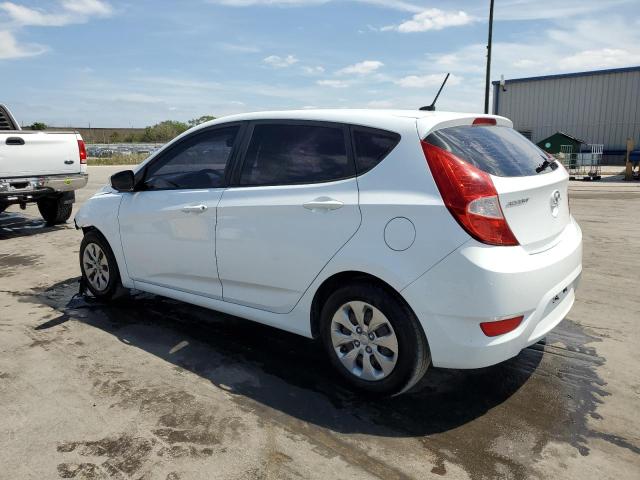 KMHCT5AEXHU335228 - 2017 HYUNDAI ACCENT SE WHITE photo 2