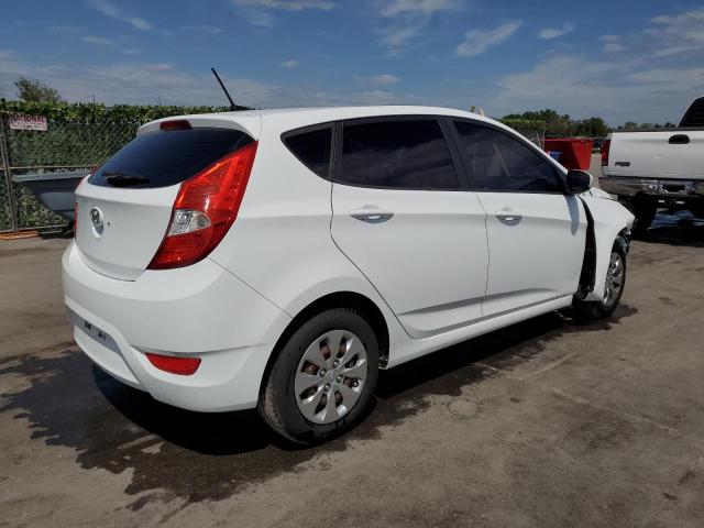 KMHCT5AEXHU335228 - 2017 HYUNDAI ACCENT SE WHITE photo 3