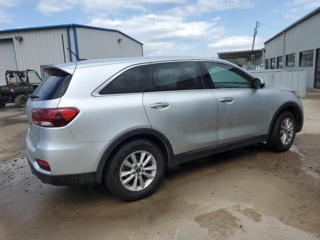 5XYPG4A59KG512977 - 2019 KIA SORENTO LX SILVER photo 3