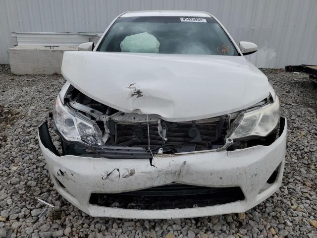 4T1BF1FK2EU862766 - 2014 TOYOTA CAMRY L WHITE photo 5