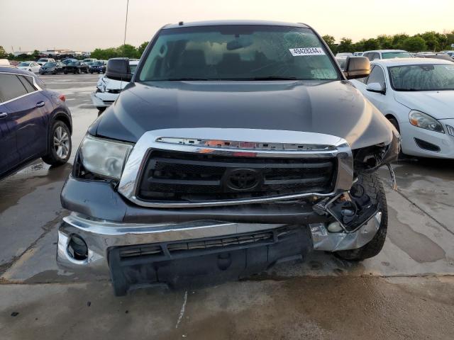 5TFEM5F11DX057859 - 2013 TOYOTA TUNDRA CREWMAX SR5 GRAY photo 5